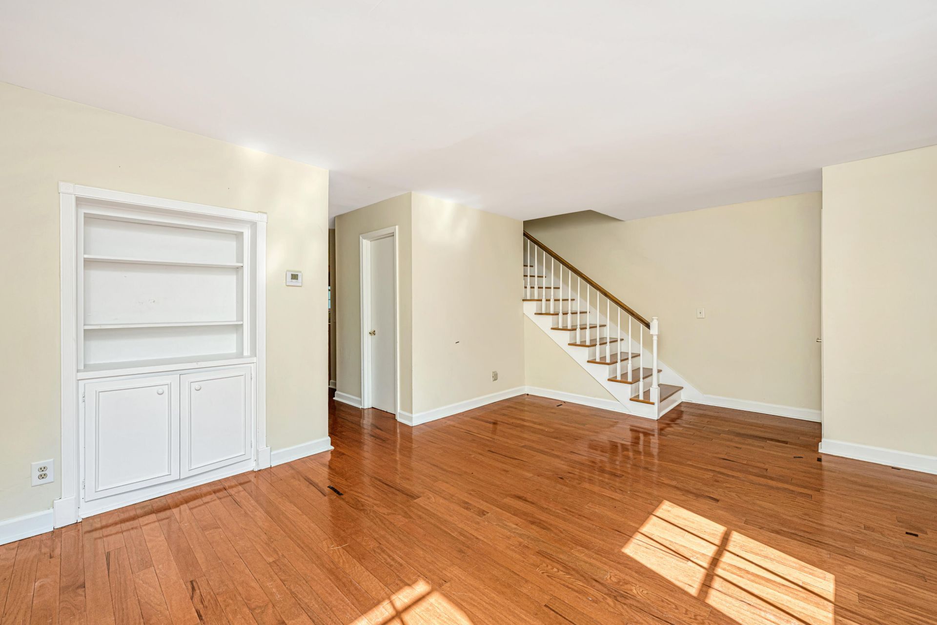 951 Cottingham Drive Photo 8