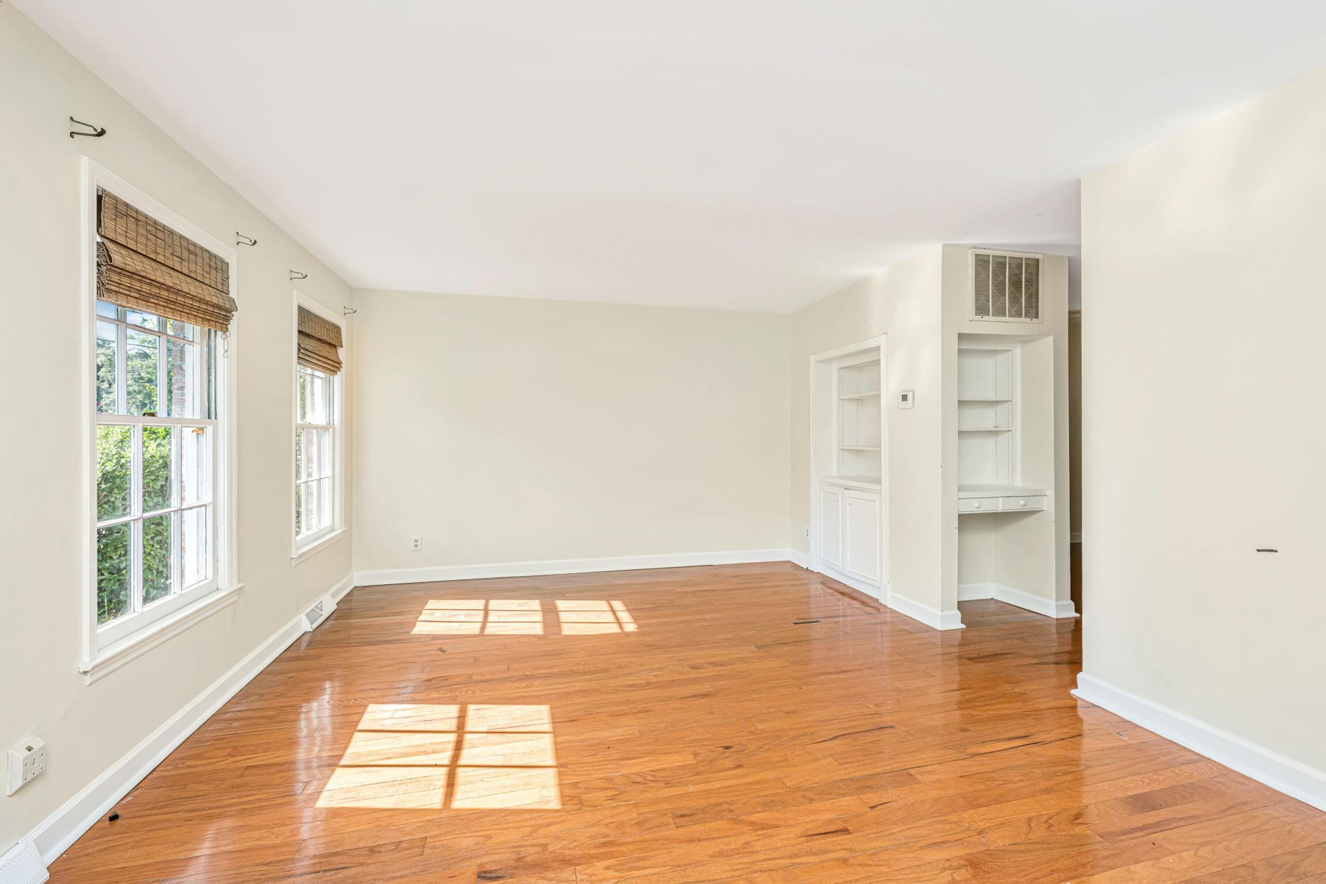 951 Cottingham Drive Photo 9