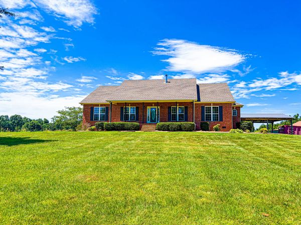 285 Calvert Ridge Rd , Westmoreland, TN 37186
