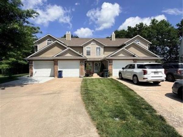 712C SE London Way, Lee's Summit, MO 64081