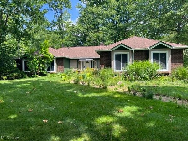 32771 N Burr Oak Drive, Solon, OH 44139