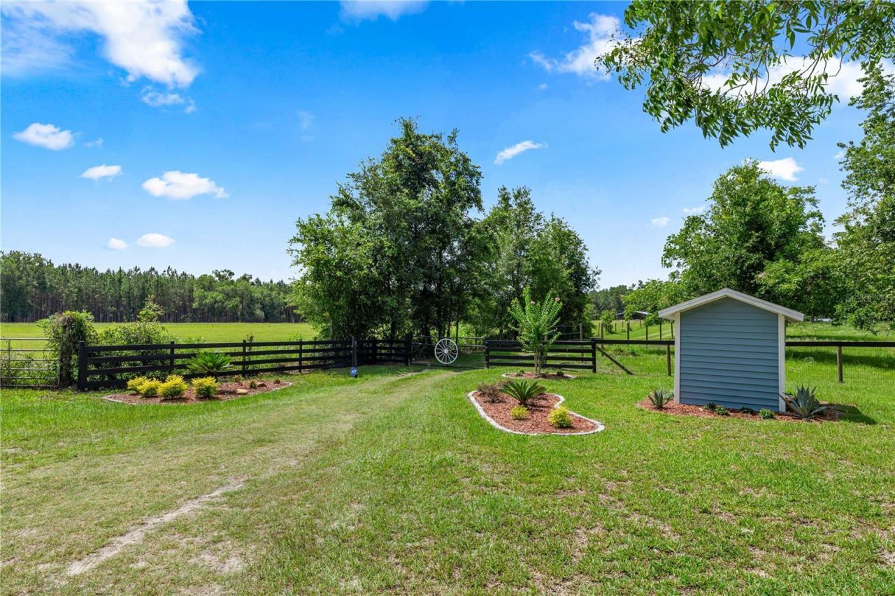 1890 NW 167th Place , Trenton, FL 32693 Photo