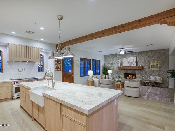 9096 E MOUNTAIN SPRING Road, Scottsdale, AZ 85255