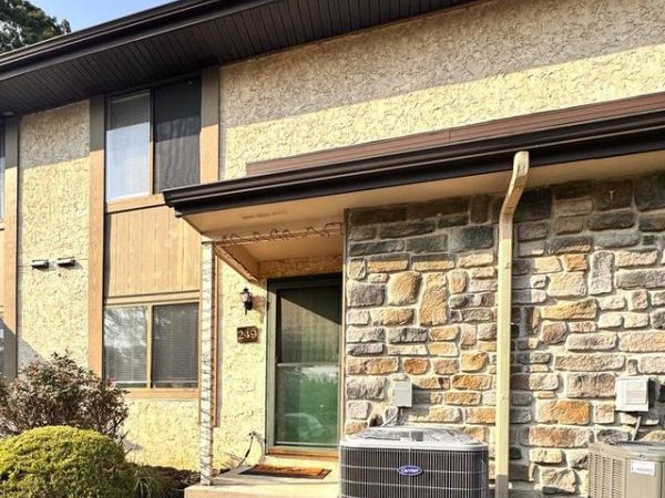 249 HAMPSHIRE DRIVE, PLAINSBORO, NJ 08536