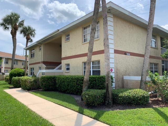 1536 SE Royal Green Circle, Unit 104, Port Saint Lucie, FL 34952 Photo