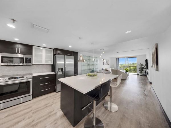 3001 W Rolling Hills Cir , Unit 610, Davie, FL 33328