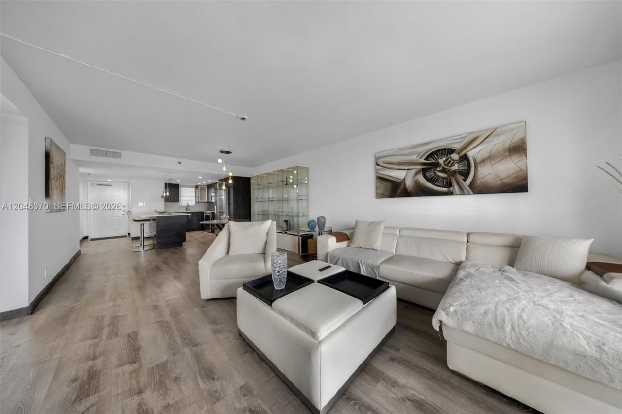 3001 W Rolling Hills Cir, Unit 610, Davie, FL 33328 Photo