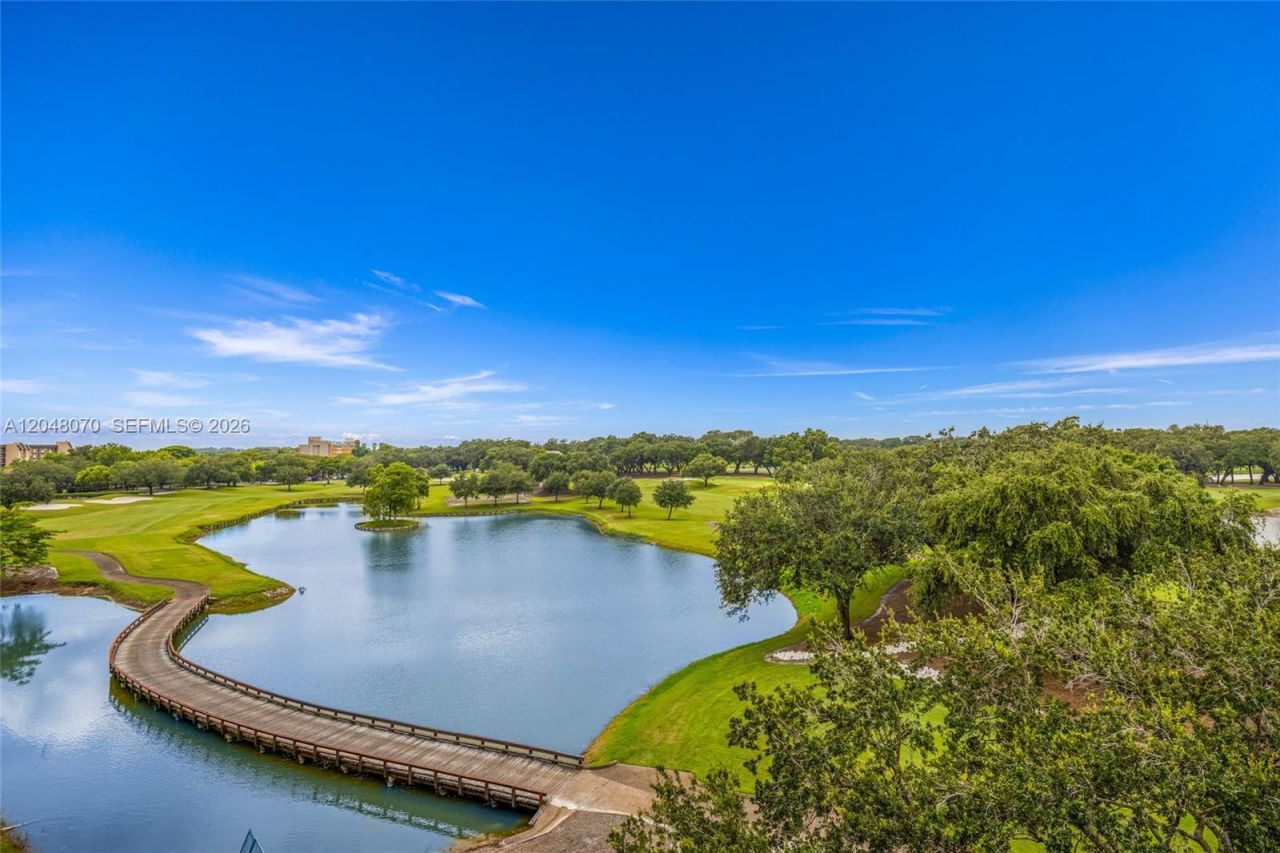 3001 W Rolling Hills Cir, Unit 610, Davie, FL 33328 Photo