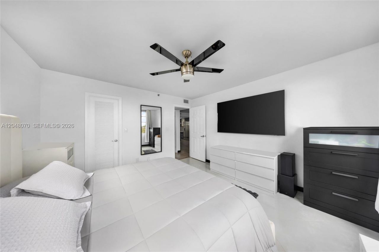 3001 W Rolling Hills Cir, Unit 610, Davie, FL 33328 Photo