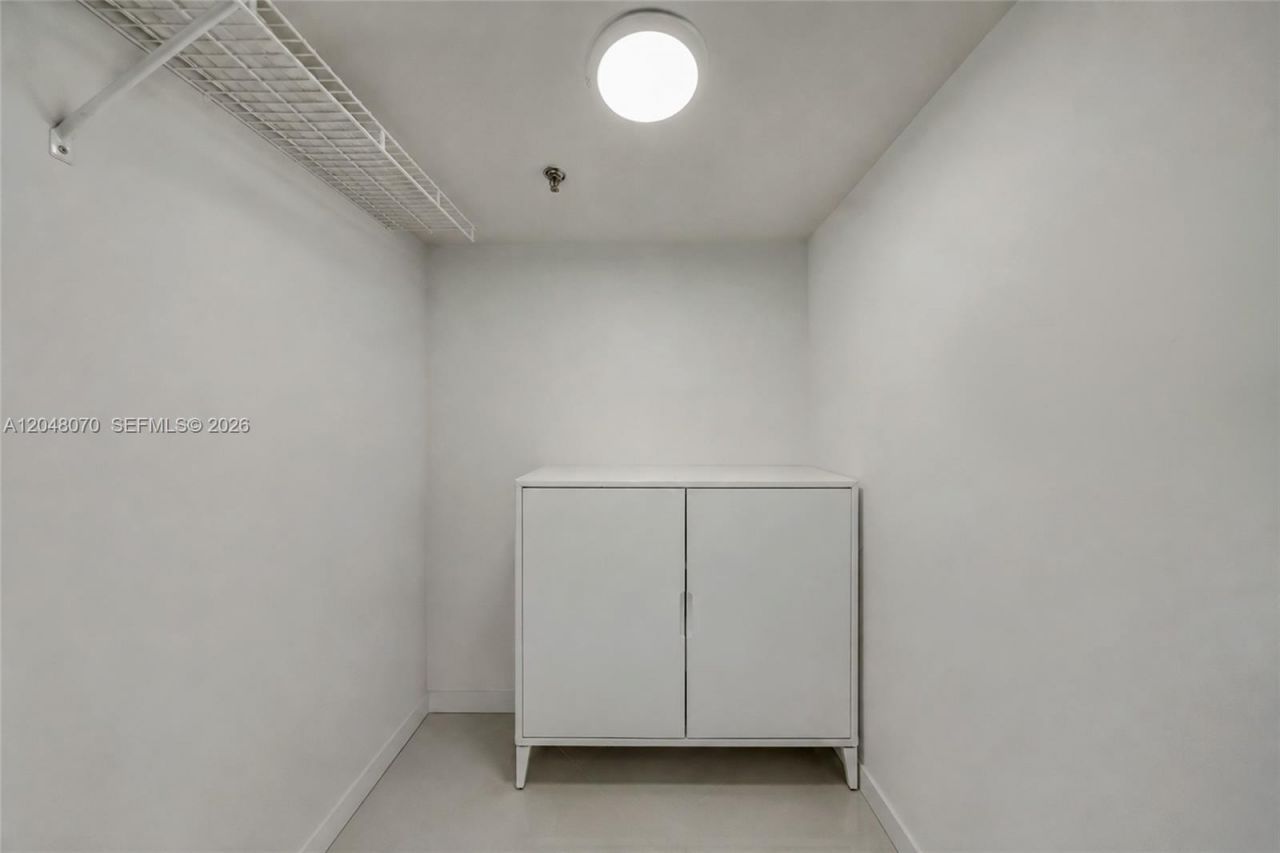 3001 W Rolling Hills Cir, Unit 610, Davie, FL 33328 Photo