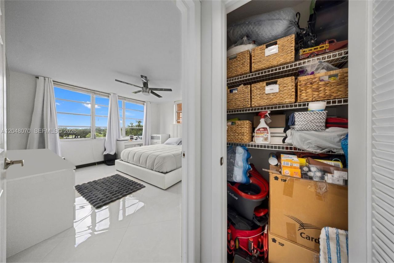 3001 W Rolling Hills Cir, Unit 610, Davie, FL 33328 Photo