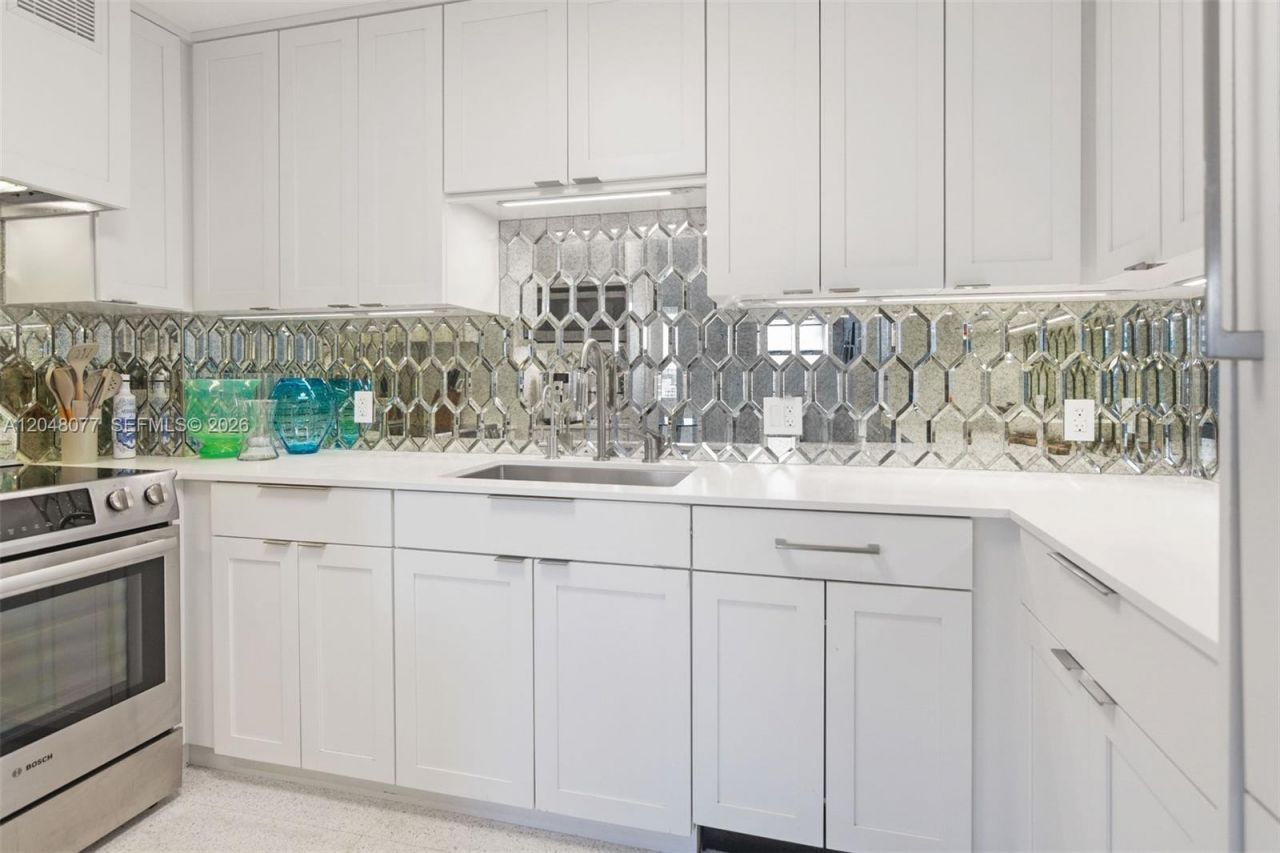 5 Island Ave, Unit 8H, Miami Beach, FL 33139 Photo