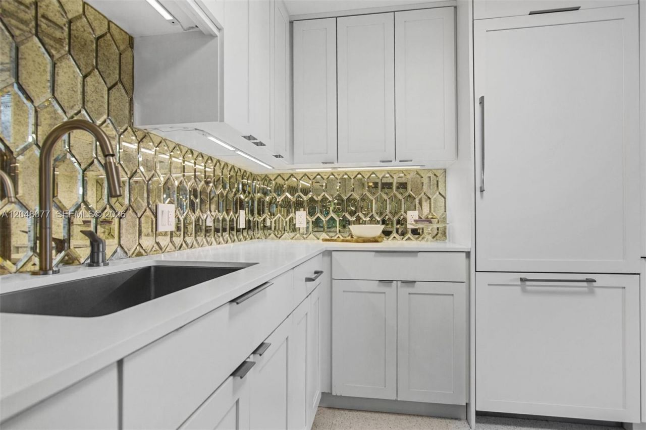 5 Island Ave, Unit 8H, Miami Beach, FL 33139 Photo