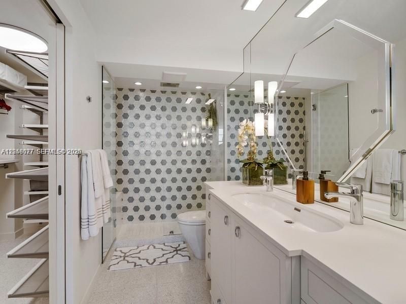 5 Island Ave, Unit 8H, Miami Beach, FL 33139 Photo