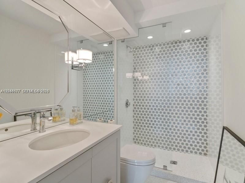 5 Island Ave, Unit 8H, Miami Beach, FL 33139 Photo