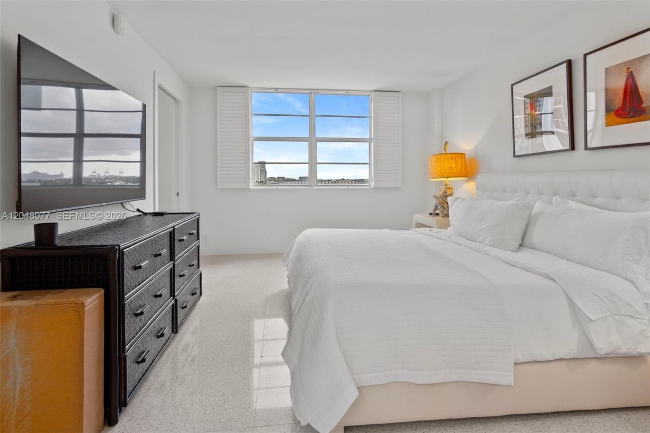 5 Island Ave, Unit 8H, Miami Beach, FL 33139 Photo