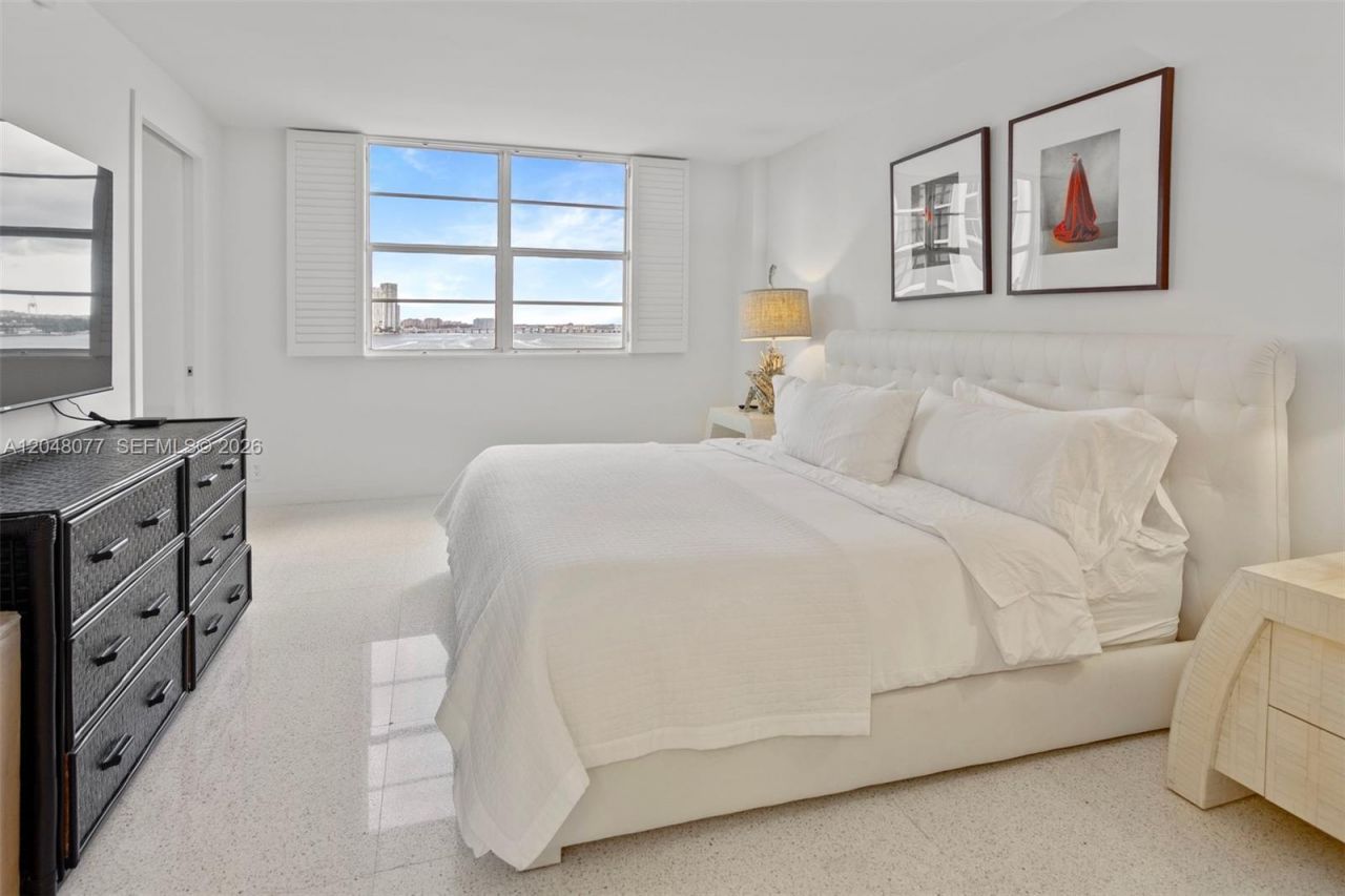 5 Island Ave, Unit 8H, Miami Beach, FL 33139 Photo