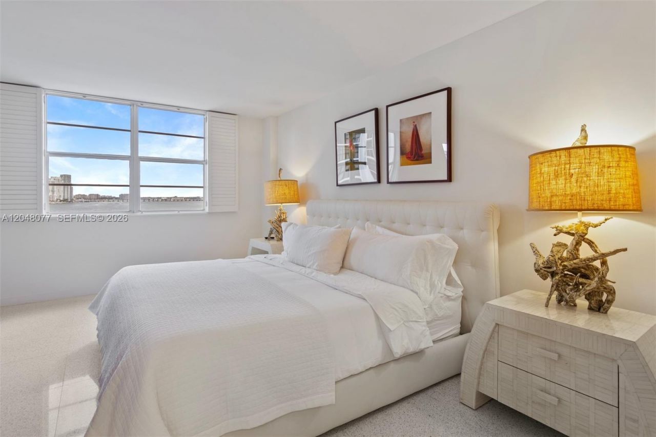 5 Island Ave, Unit 8H, Miami Beach, FL 33139 Photo