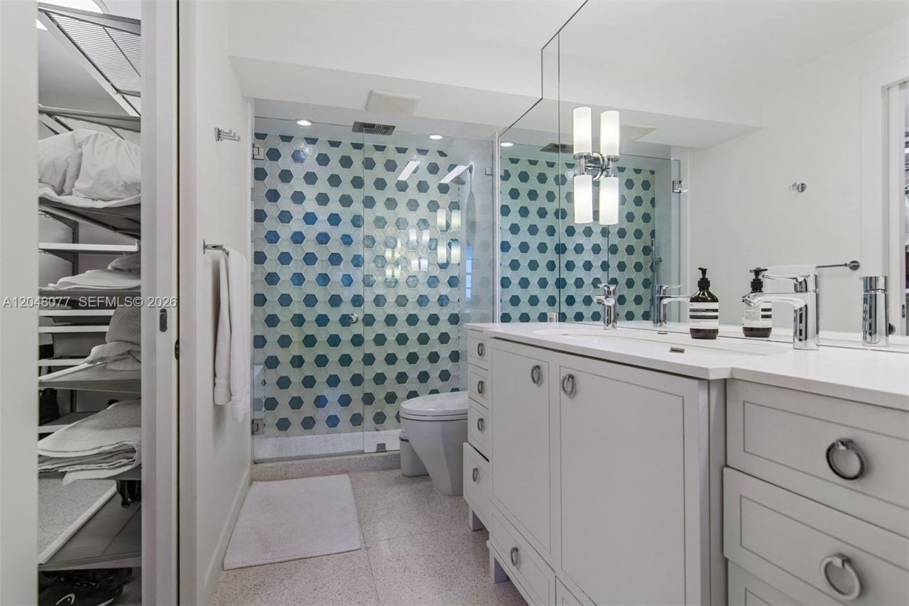 5 Island Ave, Unit 8H, Miami Beach, FL 33139 Photo