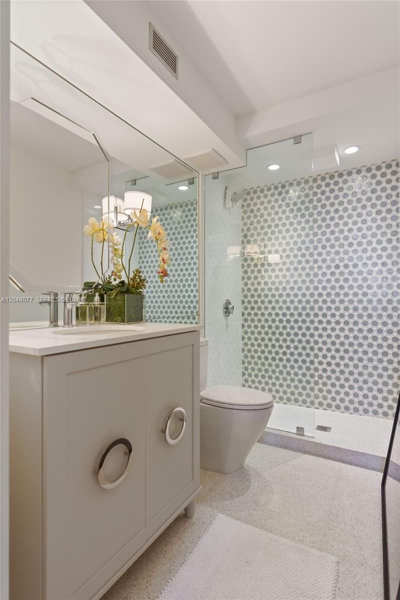 5 Island Ave, Unit 8H, Miami Beach, FL 33139 Photo