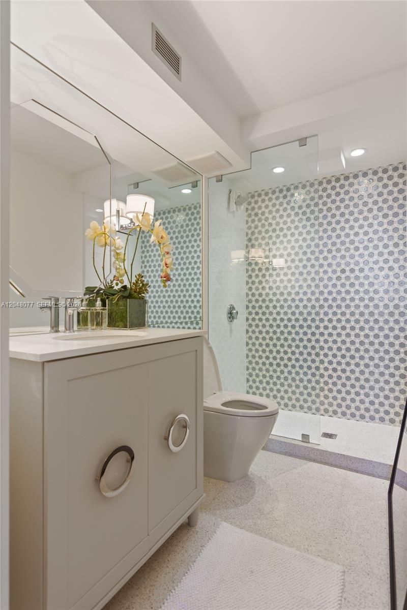 5 Island Ave, Unit 8H, Miami Beach, FL 33139 Photo