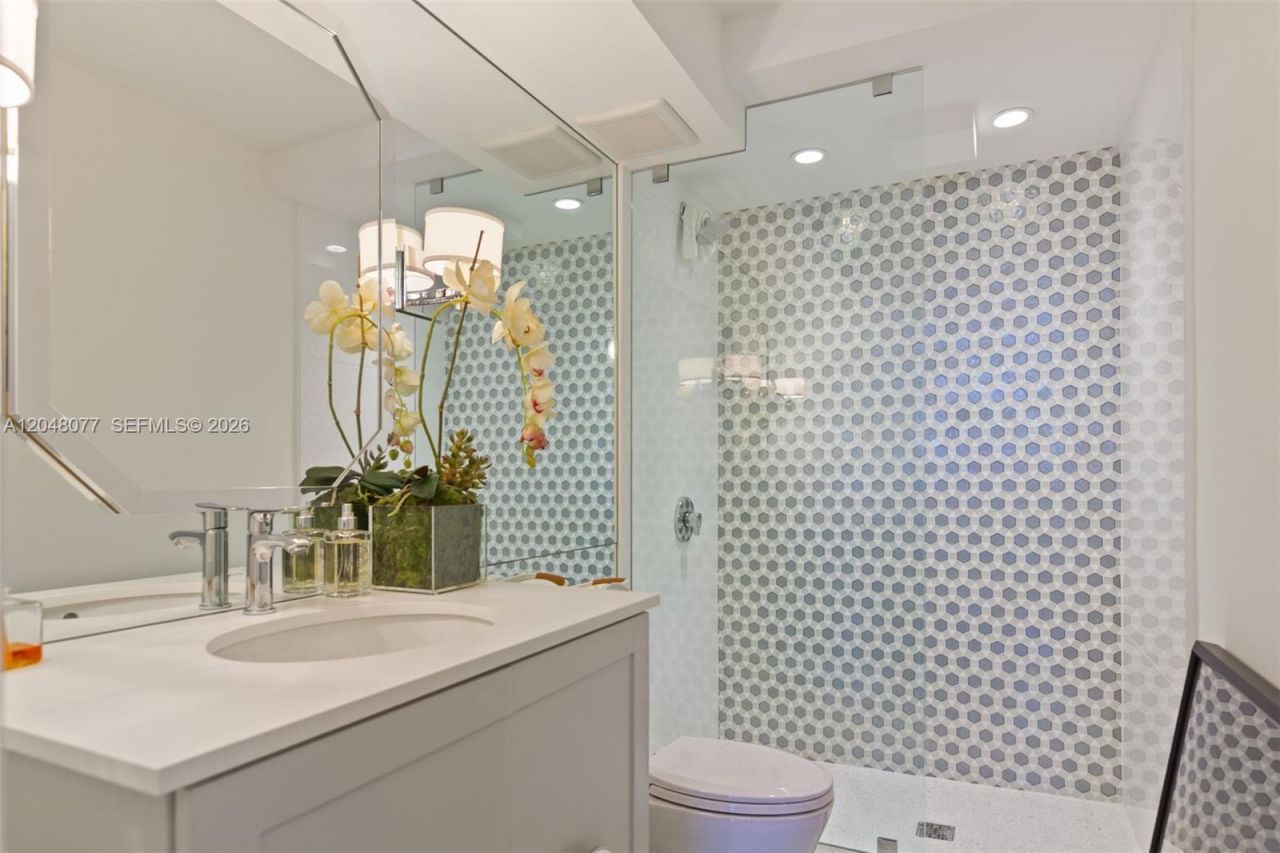 5 Island Ave, Unit 8H, Miami Beach, FL 33139 Photo