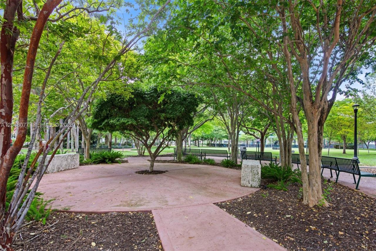 5 Island Ave, Unit 8H, Miami Beach, FL 33139 Photo