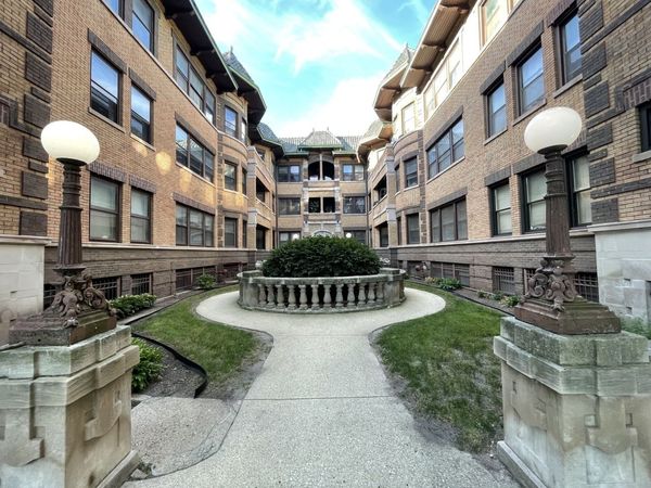 945 E Hyde Park Boulevard , Unit 3, Chicago, IL 60615
