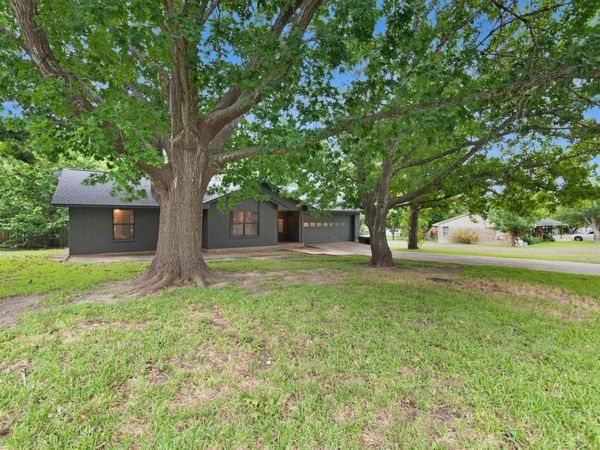 1501 Wofford DR , Burnet, TX 78611