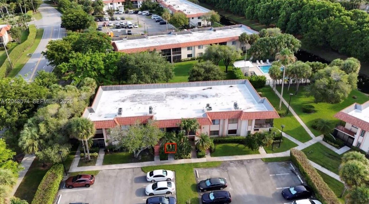 359 Lakeview Dr , Unit 102, Weston, FL 33326 Photo