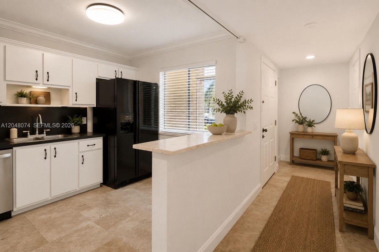 359 Lakeview Dr , Unit 102, Weston, FL 33326 Photo