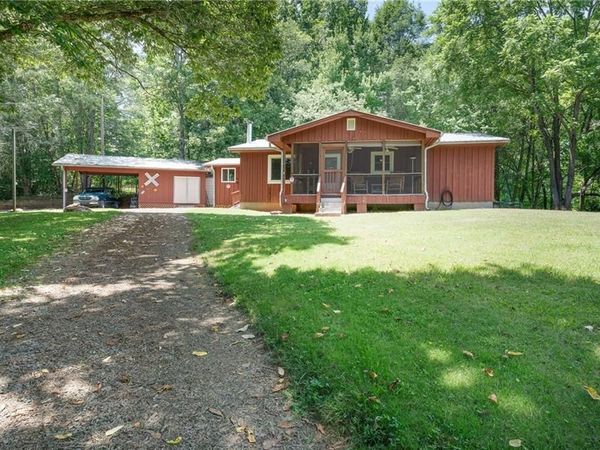 132 Mockingbird Lane , Mccaysville, GA 30555