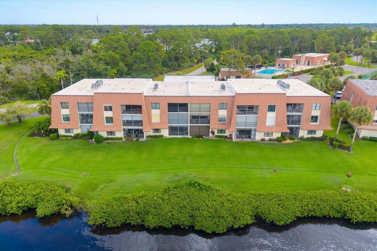 3100 SE Pruitt Road, Unit H105, Port Saint Lucie, FL 34952 Photo