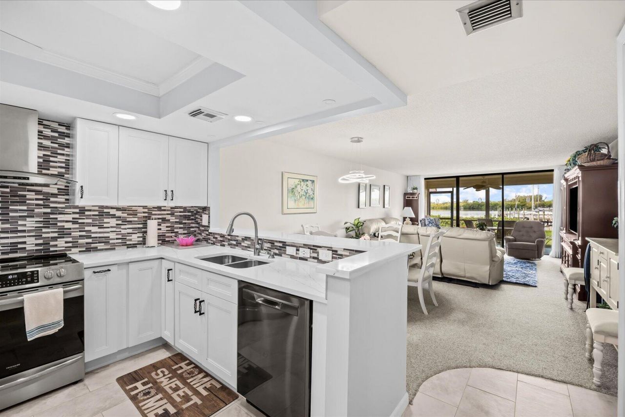 3100 SE Pruitt Road, Unit H105, Port Saint Lucie, FL 34952 Photo