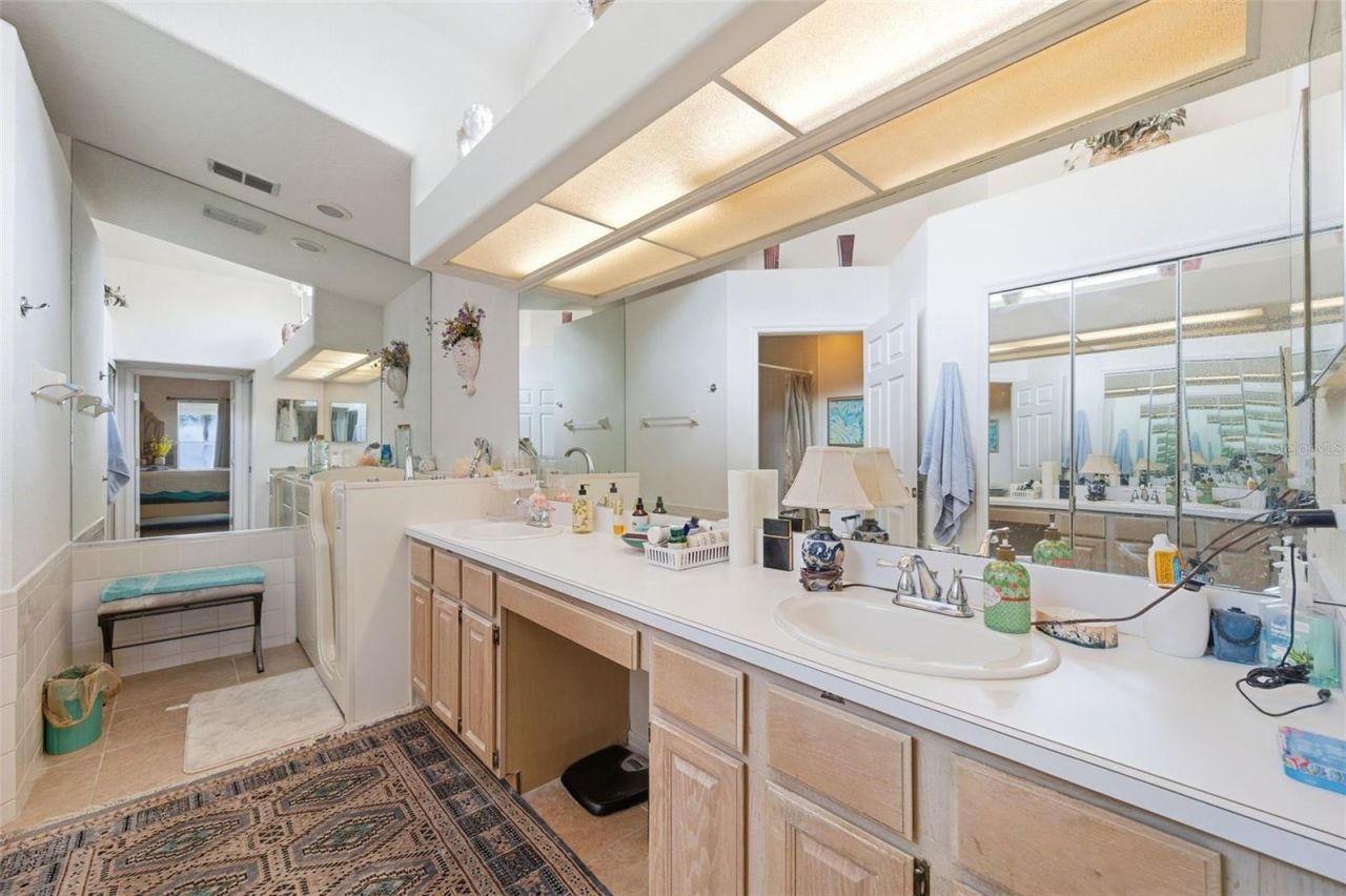 1469 Riverdale Drive , Oldsmar, FL 34677 Photo