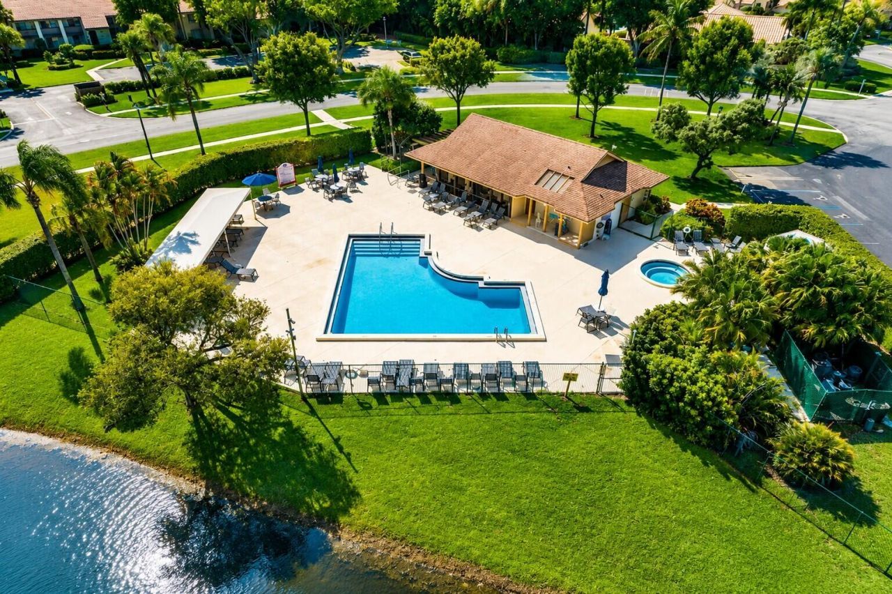 10039 53rd Way S, Unit 2303, Boynton Beach, FL 33437 Photo