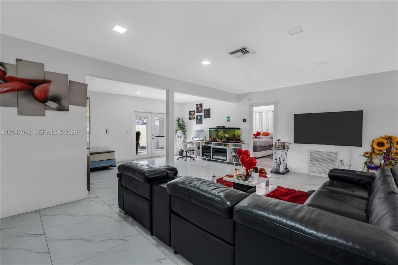 7630 Plantation Blvd , Miramar, FL 33023 Photo