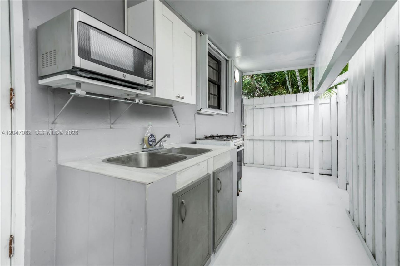 7630 Plantation Blvd, Miramar, FL 33023 Photo