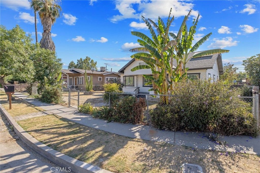2640 S 11th Street, Fresno, CA 93725 Main Photo