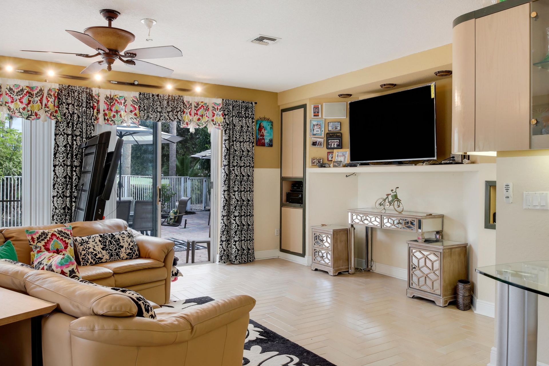 2070 Chagall Circle, West Palm Beach, FL 33409 Photo