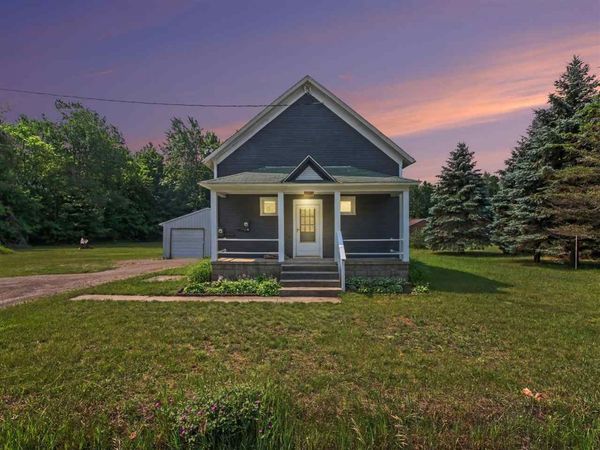 7198 E Mitchell Road, Petoskey, MI 49770