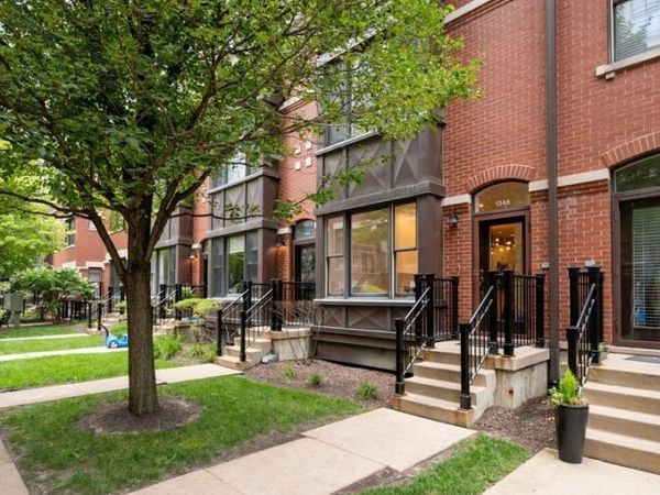 1345 S Indiana Parkway , Chicago, IL 60605