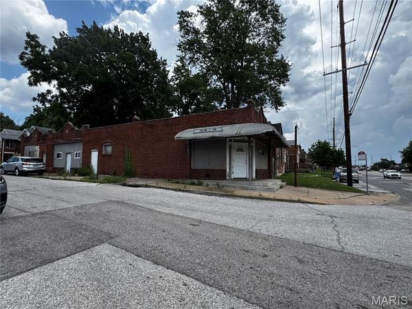 7121 W Florissant Avenue, Jennings, MO 63136