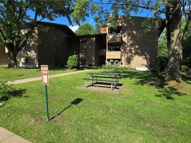 105 Watertree Drive , East Syracuse, NY 13057