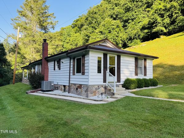 235 Keith Hollow, Coeburn, VA 24230
