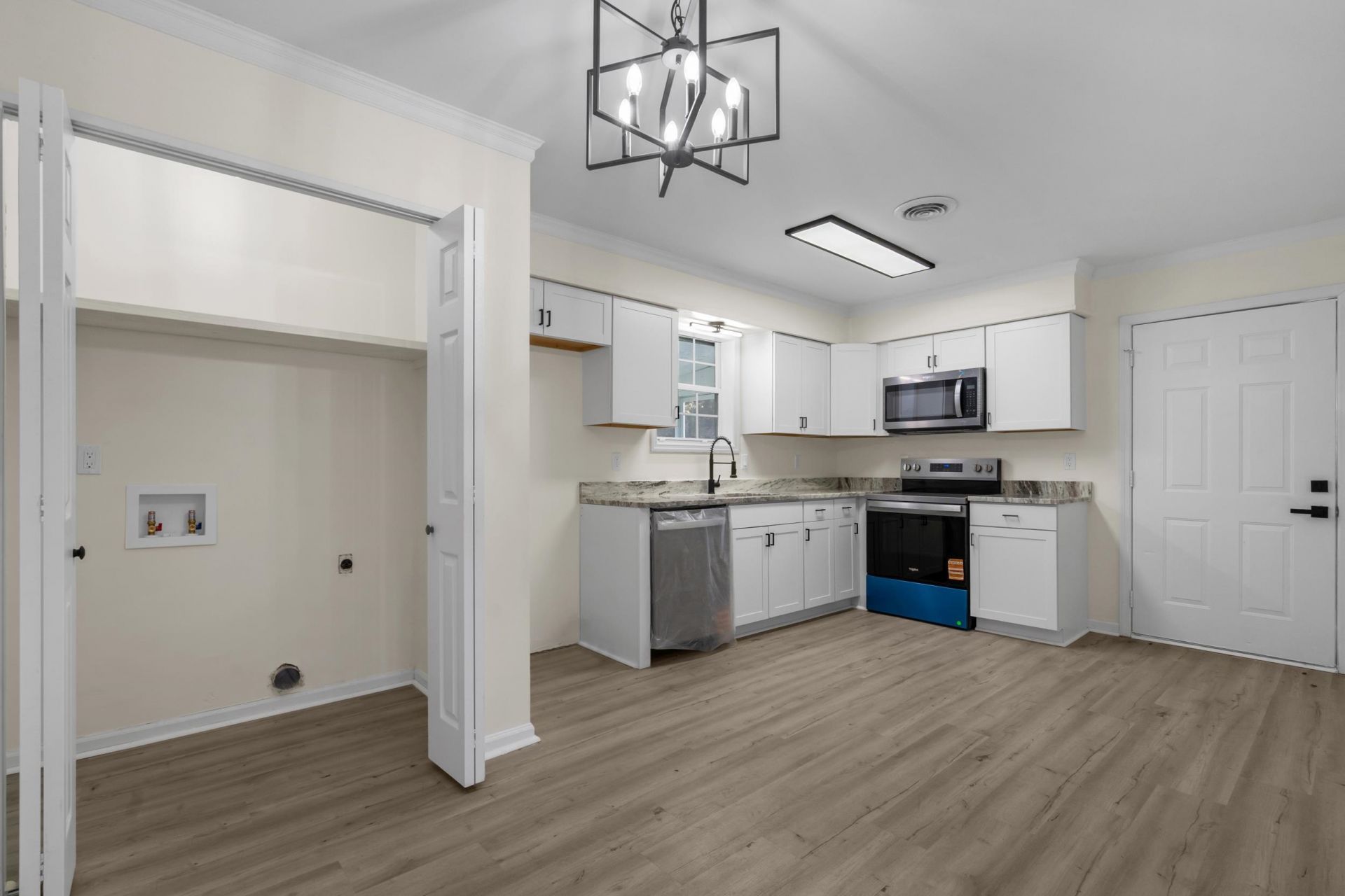 1114 Temple St.  Photo 14