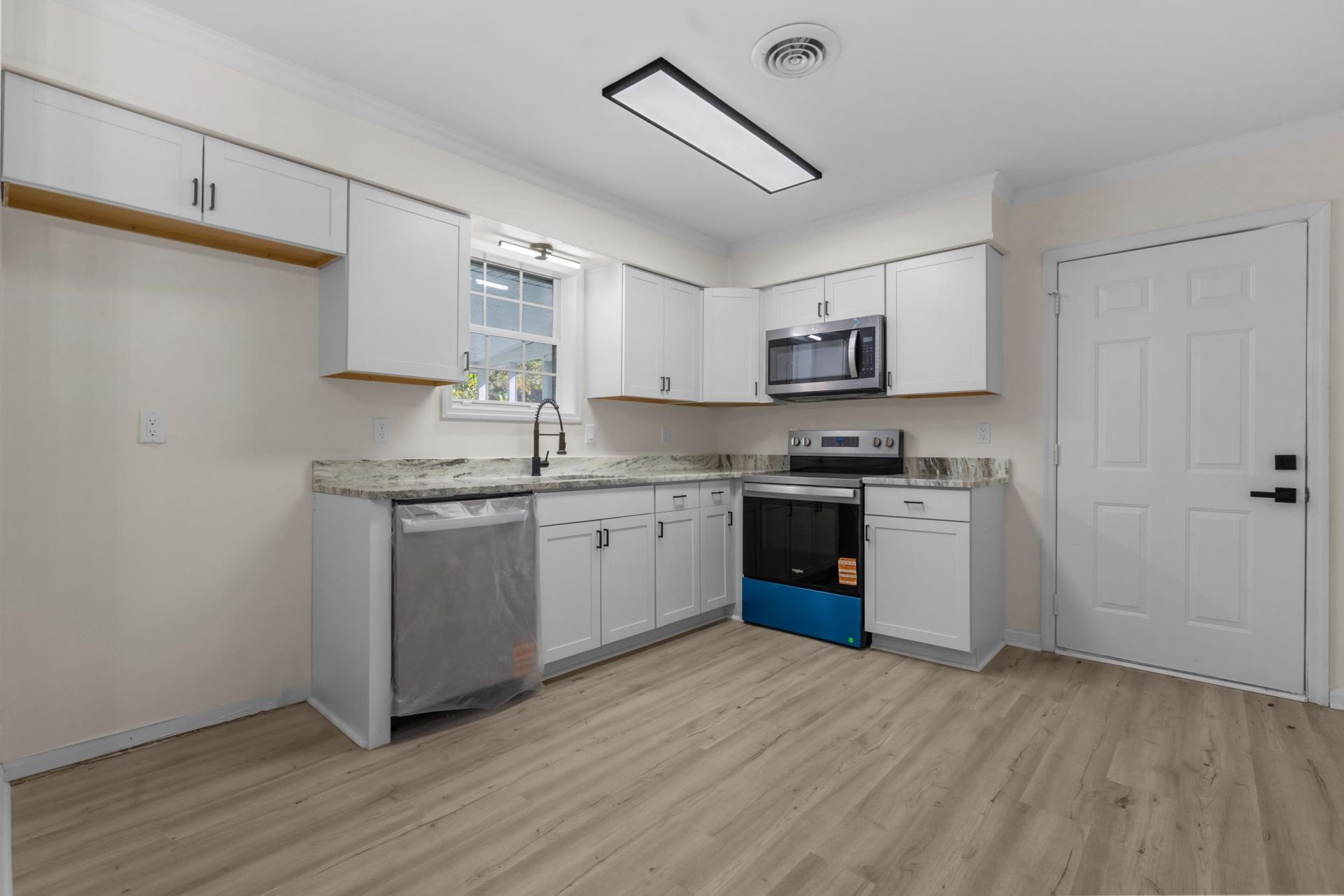 1114 Temple St.  Photo 15