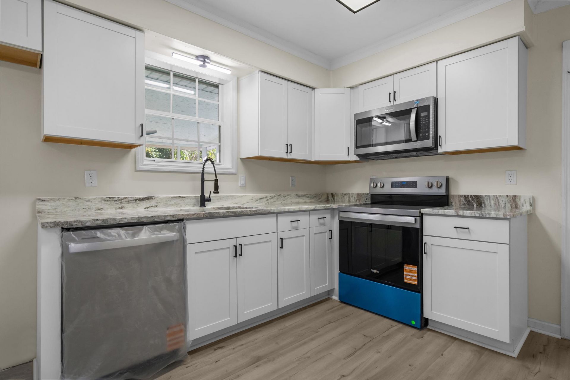 1114 Temple St.  Photo 16