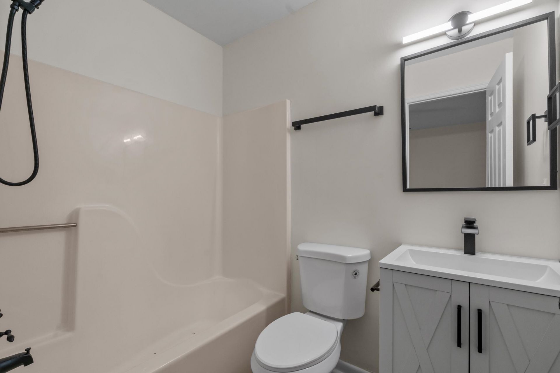 1114 Temple St.  Photo 24