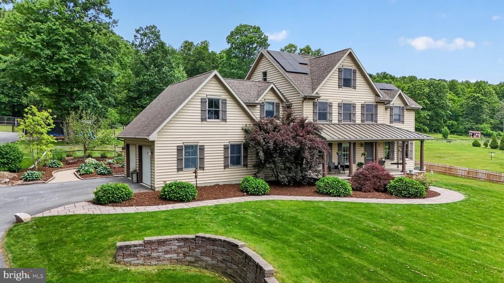 5325 L HAMMOND ROAD , NEW HOLLAND, PA 17557